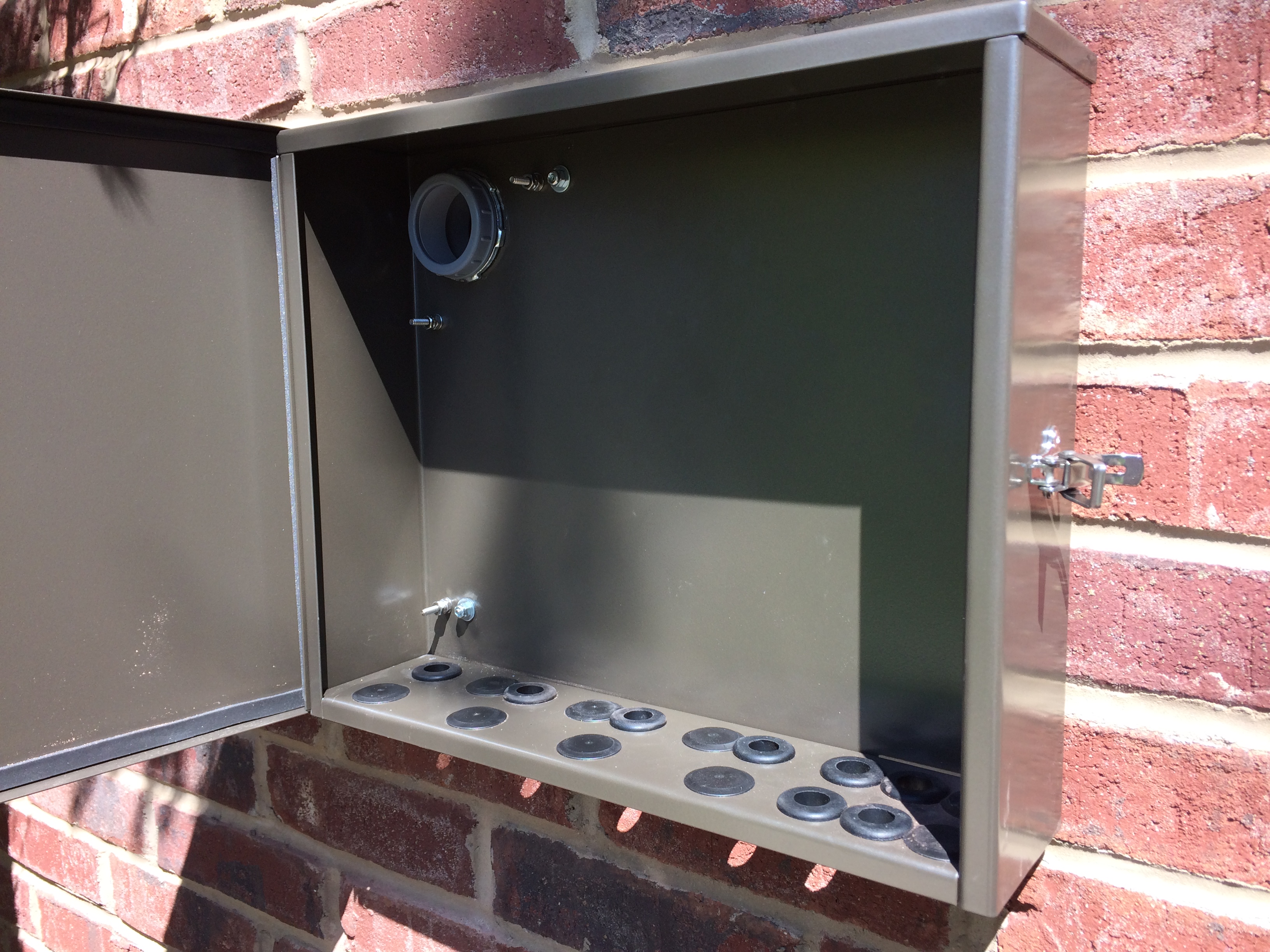 /downloads/NG7M/KF7P Metalwerks/Junction Box & Entry Panel/